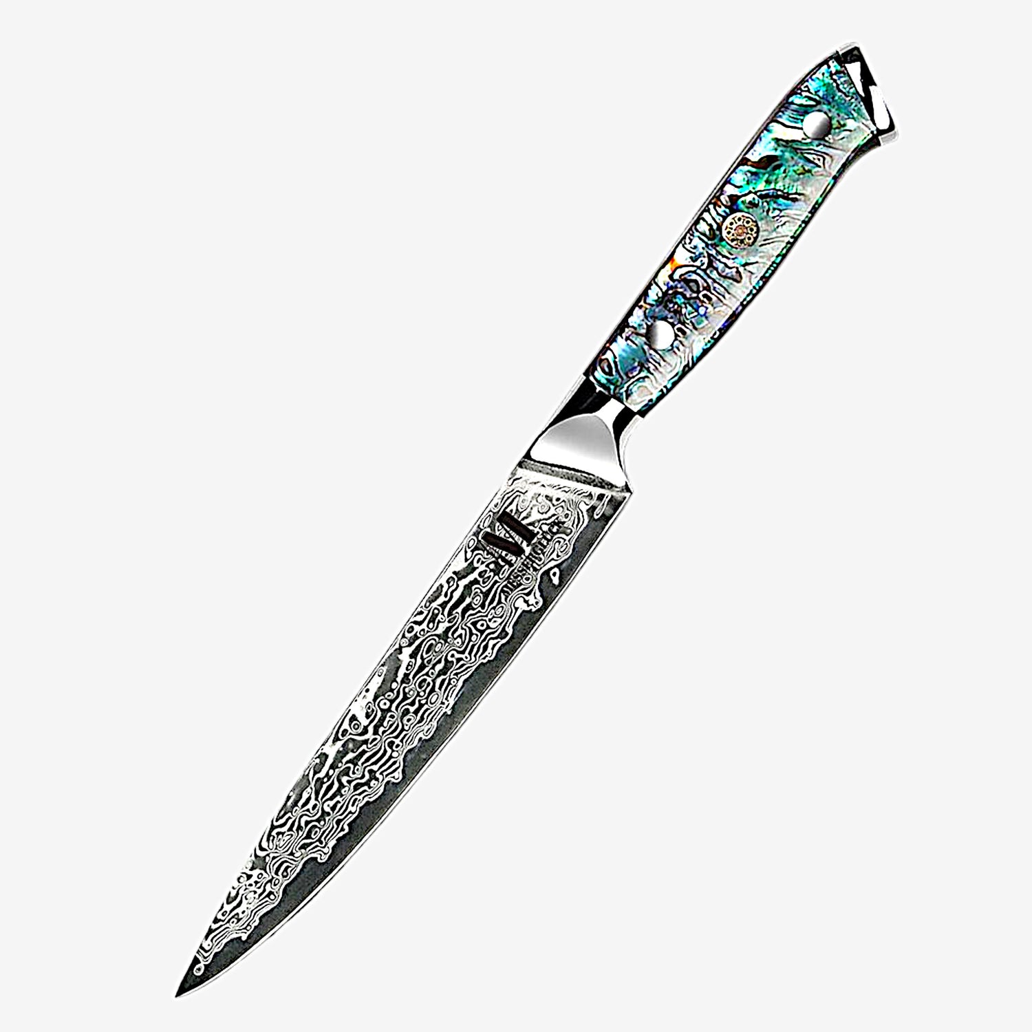 Allzweck Damaszener
Mit dem Allzweckmesser in der Hand eröffnen sich Ihnen neue Horizonte des Schneidens. Egal ob Sie kunstvolle Gemüseschnitzereien zaubern, mühelos durch saftiges Fleisch gleiten oder präzise Zwiebelringe für Ihre Signature-Gerichte schneiden möchten – dieses Messer meistert jede Herausforderung mit beeindruckender Vielseitigkeit. Durch seine mittelgroße, scharfe Klinge ist das Allzweckmesser der perfekte Begleiter für alltägliche Küchenarbeiten.